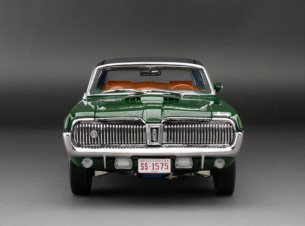 Sun-Star 1968 Mercury Cougar XR7G Coupe August Green 1:18 - Image 6