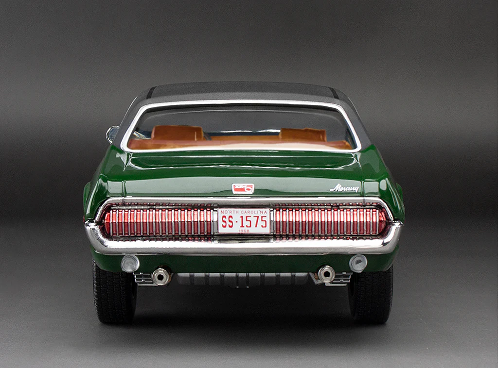 Sun-Star 1968 Mercury Cougar XR7G Coupe August Green 1:18 - Image 7