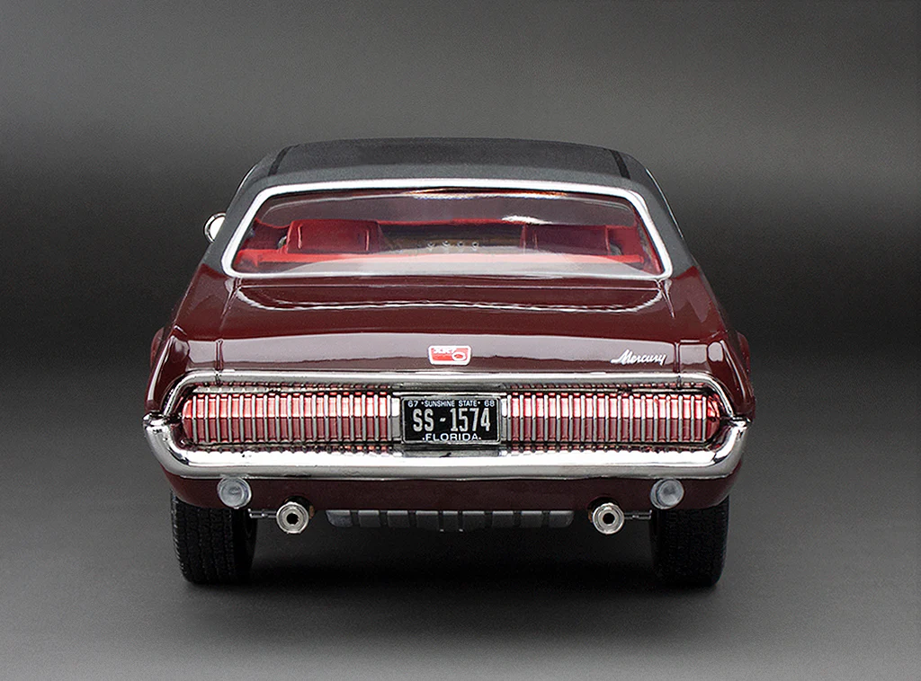 Sun-Star 1968 Mercury Cougar XR7G Coupe Cherry Red 1:18 - Image 5