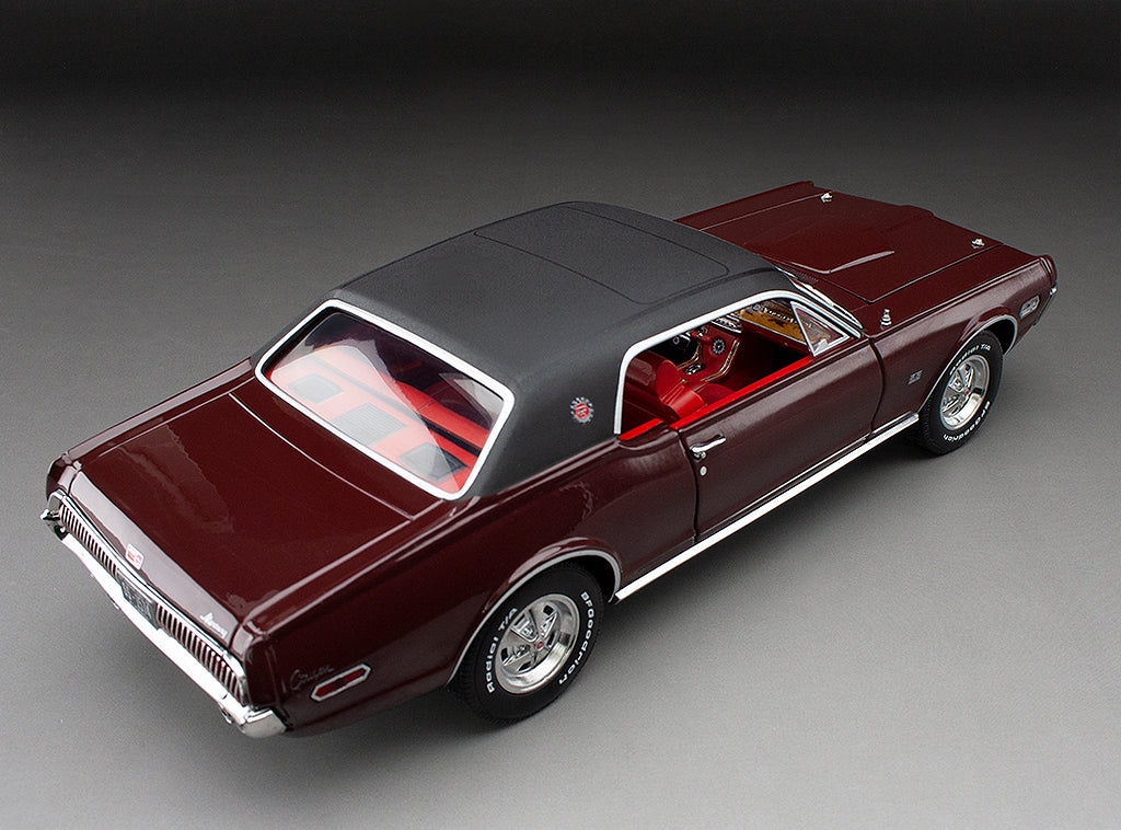 Sun-Star 1968 Mercury Cougar XR7G Coupe Cherry Red 1:18 - Image 7