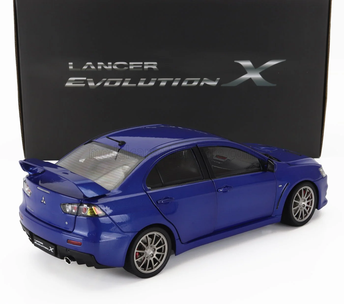 Sun-Star 2007 Mitsubishi Lancer Evolution X FQ400 Blue Metallic 1:18 - Image 3
