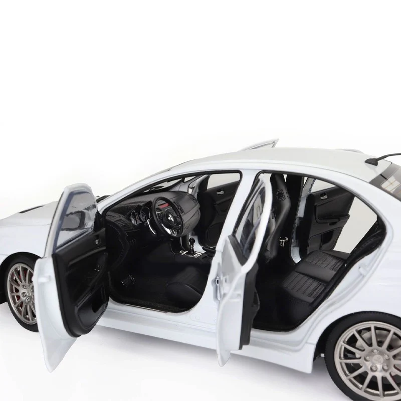 Sun-Star 2007 Mitsubishi Lancer Evolution X FQ400 White Metallic 1:18 - Image 9