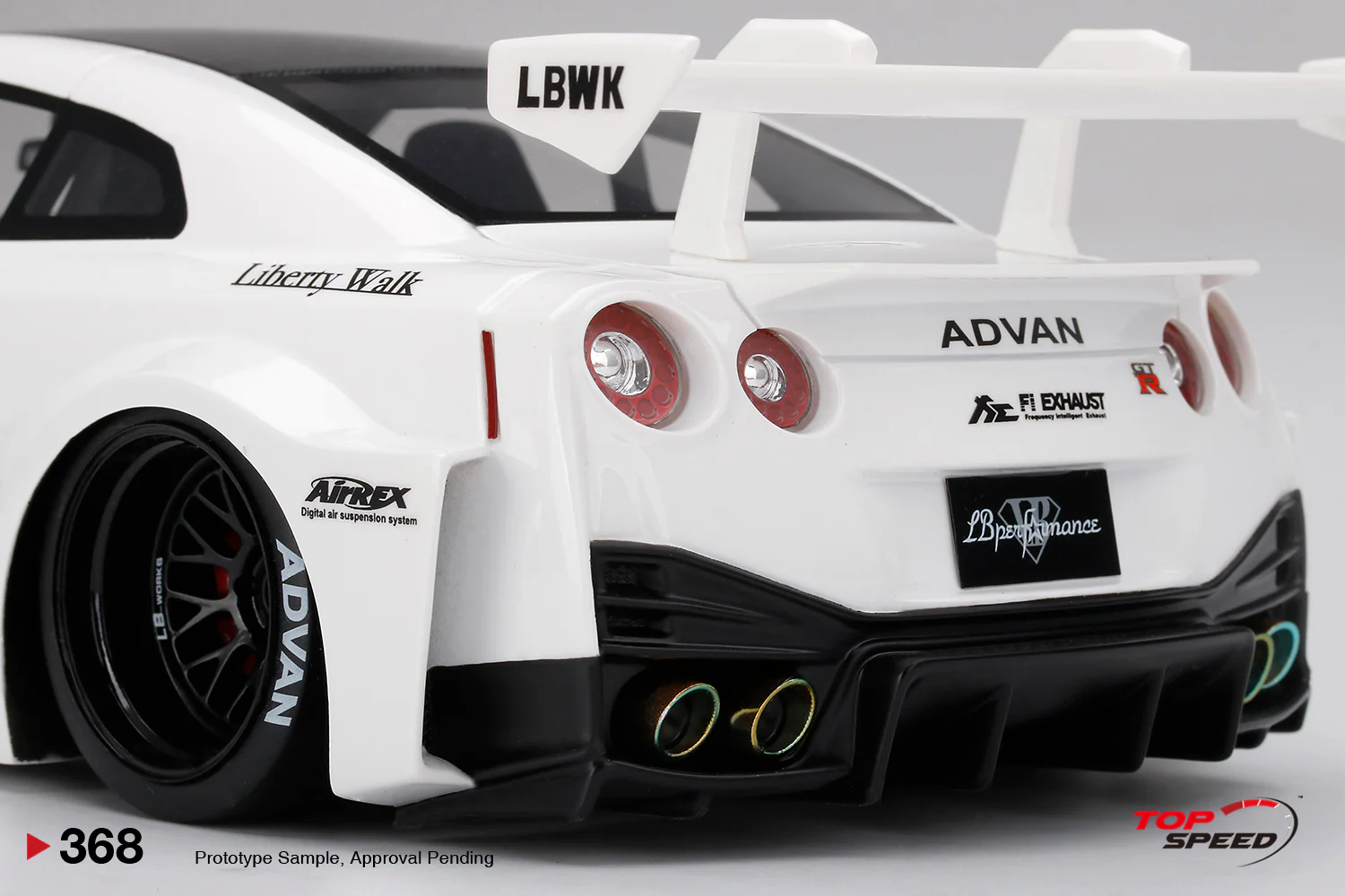Topspeed 1:18 NISSAN LB-Silhouette WORKS GTR 35GT-RR Ver.2 White - Image 6