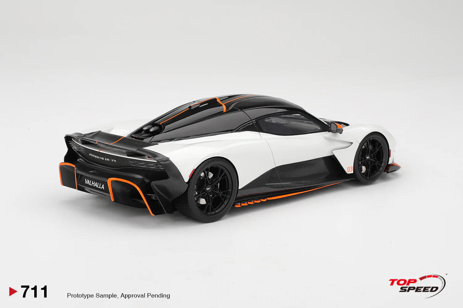 Topspeed Aston Martin Valhalla Lunar White 1:18 - Image 2