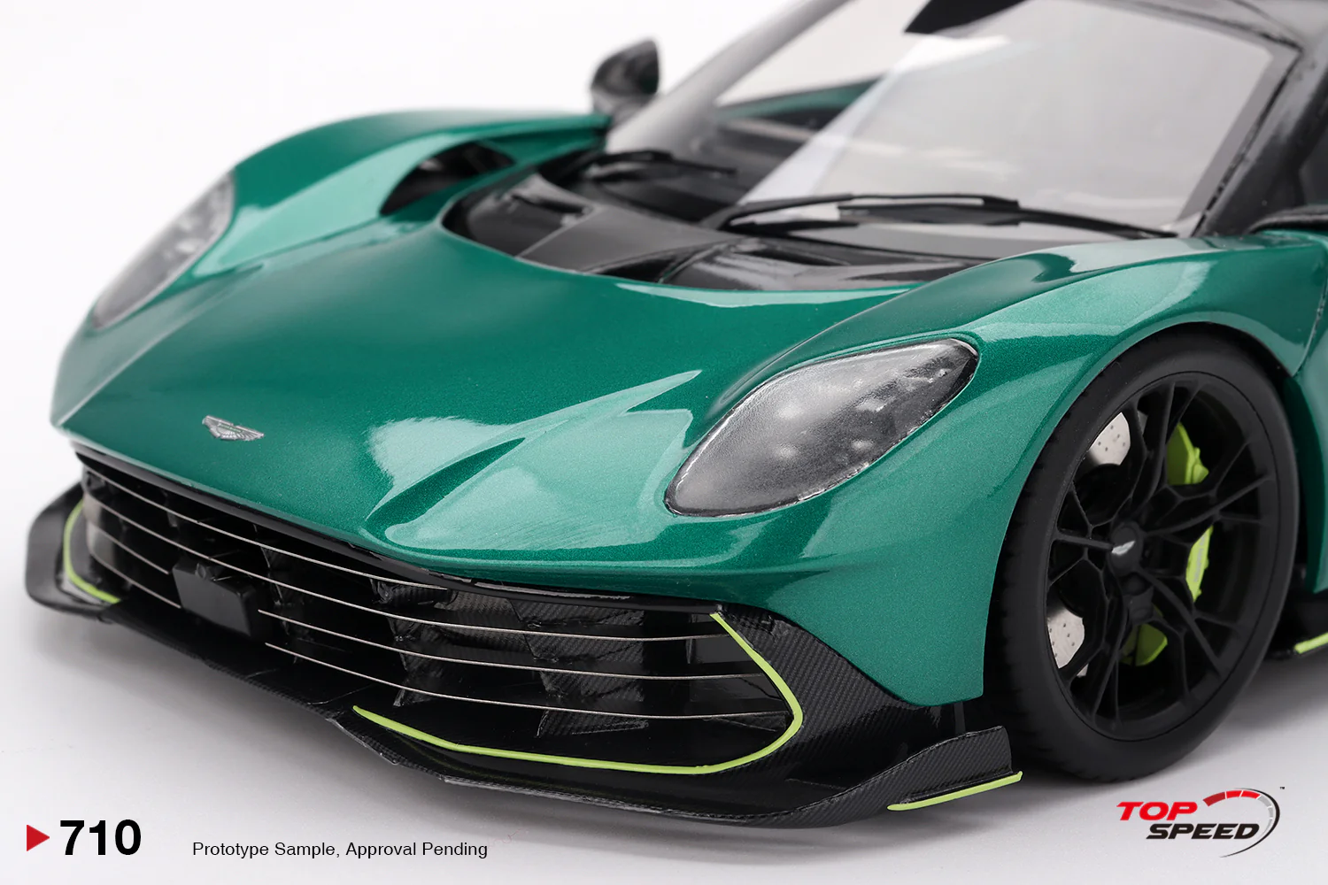 Topspeed Aston Martin Valhalla Podium Green 1:18 - Image 4