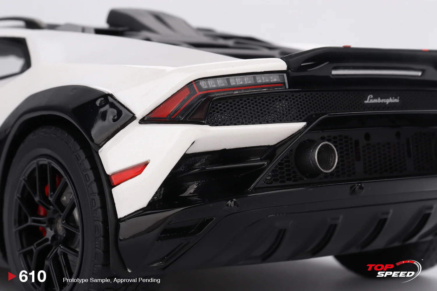 Topspeed Lamborghini Huracan Sterrato Blanco Asopo White 1:18 - Image 6