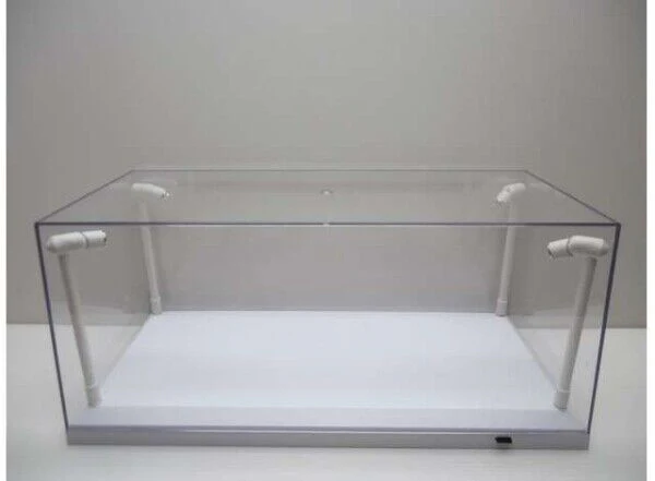 Triple 9 - Accessories - LED Display Case Acrylic with White Plastic Base 1:18 - Image 2