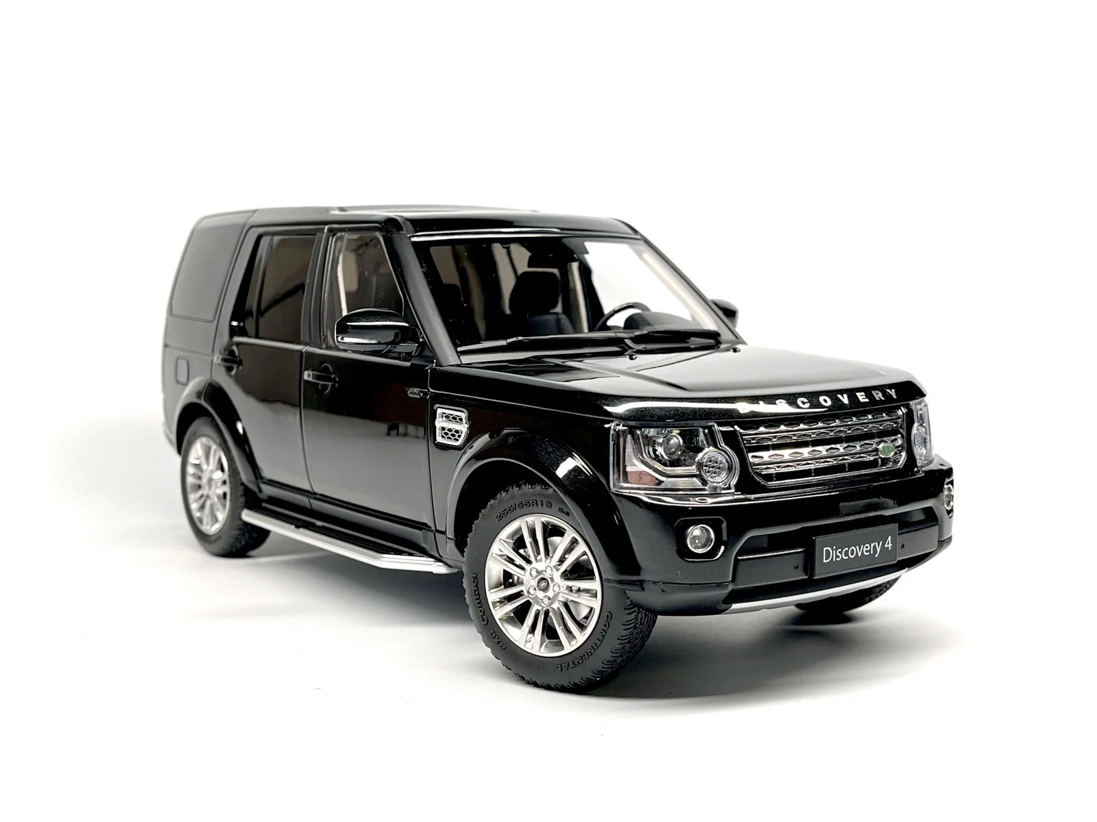 Whelart 2019 Land Rover Discovery 4 LR4 Black Metallic 1:18 - Image 4